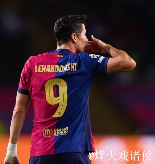 莱万近15次首发对阵法兰克福斩获15球,两度梅开二度 莱万近15次首发对阵法兰克福斩获15球,两度梅开二度